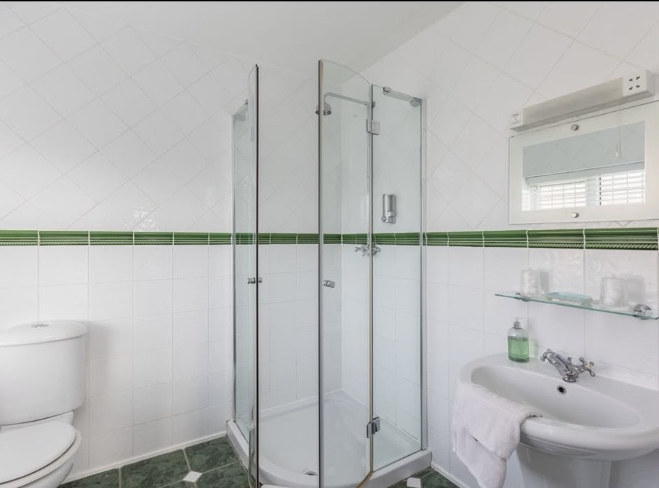 Thackwood bathroom
